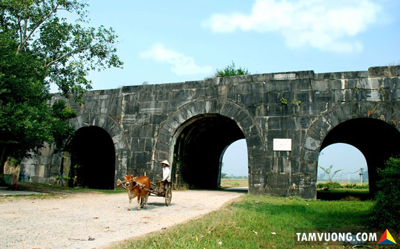 thành nhà Hồ